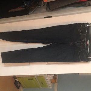 Denizen from Levi’s skinny jeans dark wash size 4